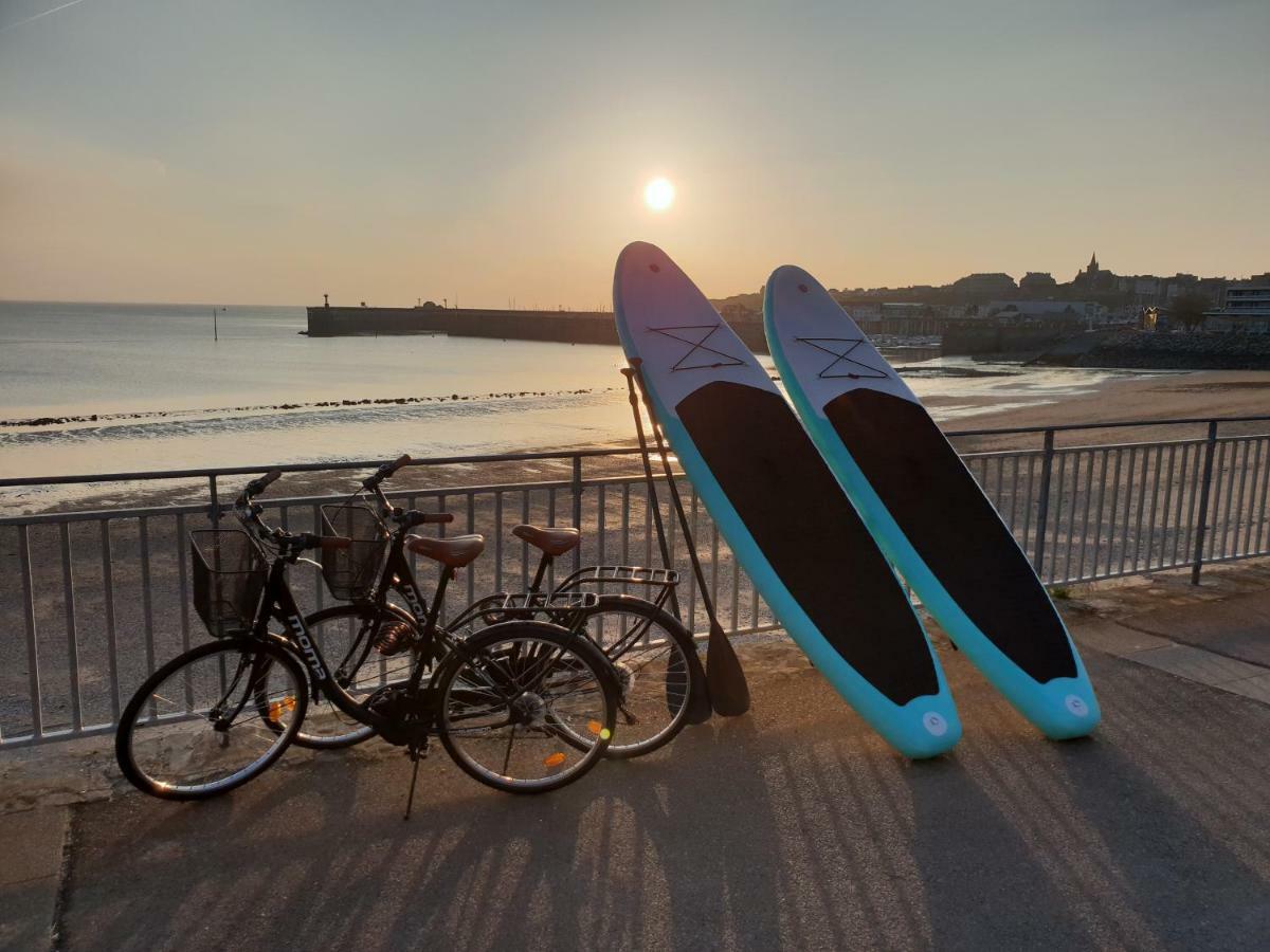 Les Pieds Dans L'Eau Acces Direct A La Plage ! 그랑빌 외부 사진